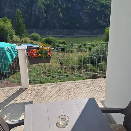 Stari Jasen Uvac בית הארחה 3*